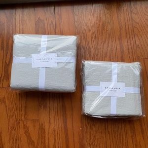 Parachute Queen Linen Fitted Sheet & Duvet Cover in Fog